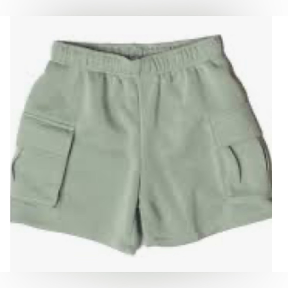 REFUGE Cargo sweat shorts size women’s medium